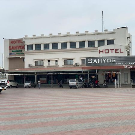 Hotel Sahyog Padra  Bagian luar foto