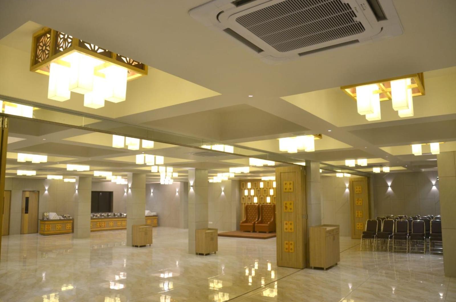Hotel Sahyog Padra  Bagian luar foto